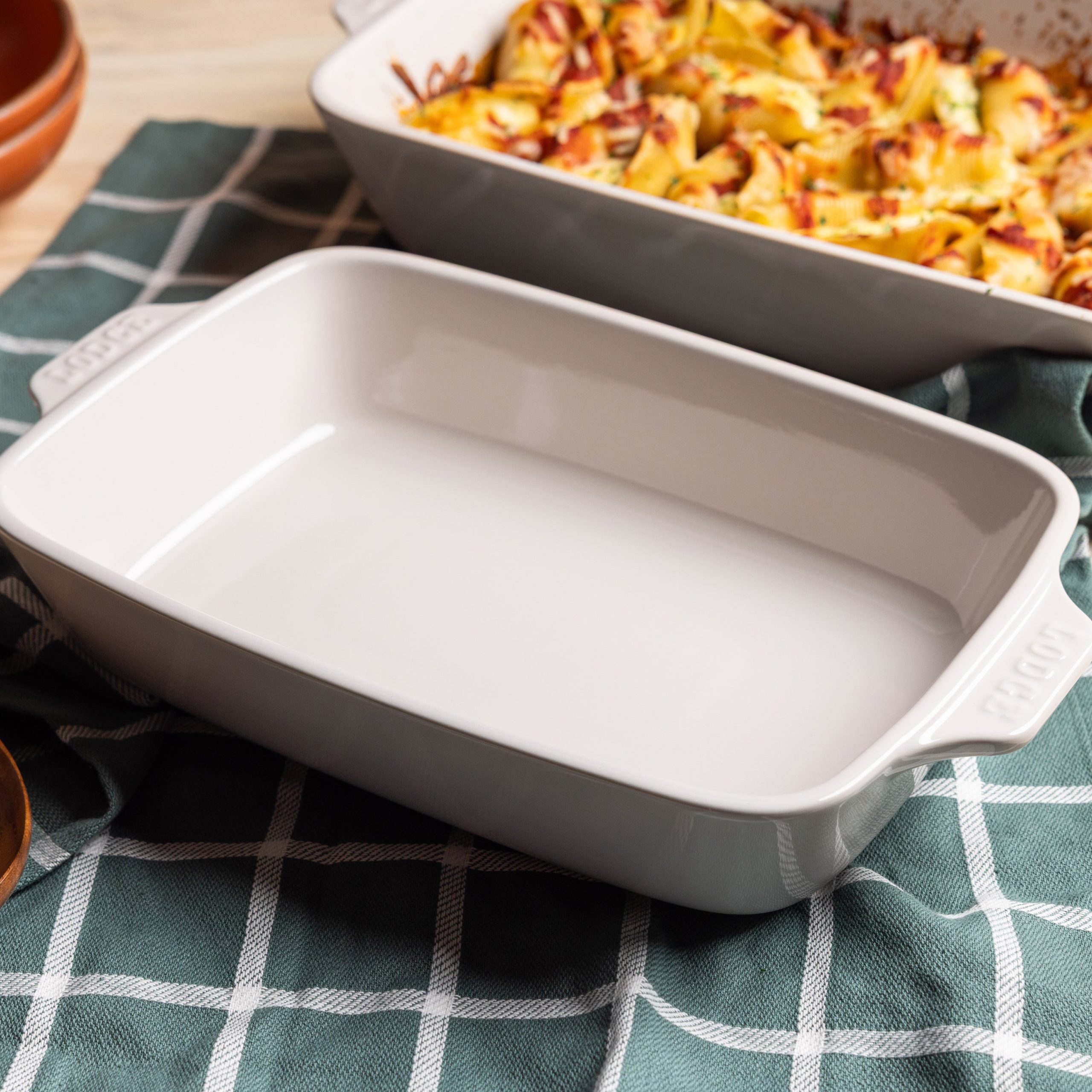 Medium Stoneware Casserole Dish. 11 x 7.5 Inch - Image 9