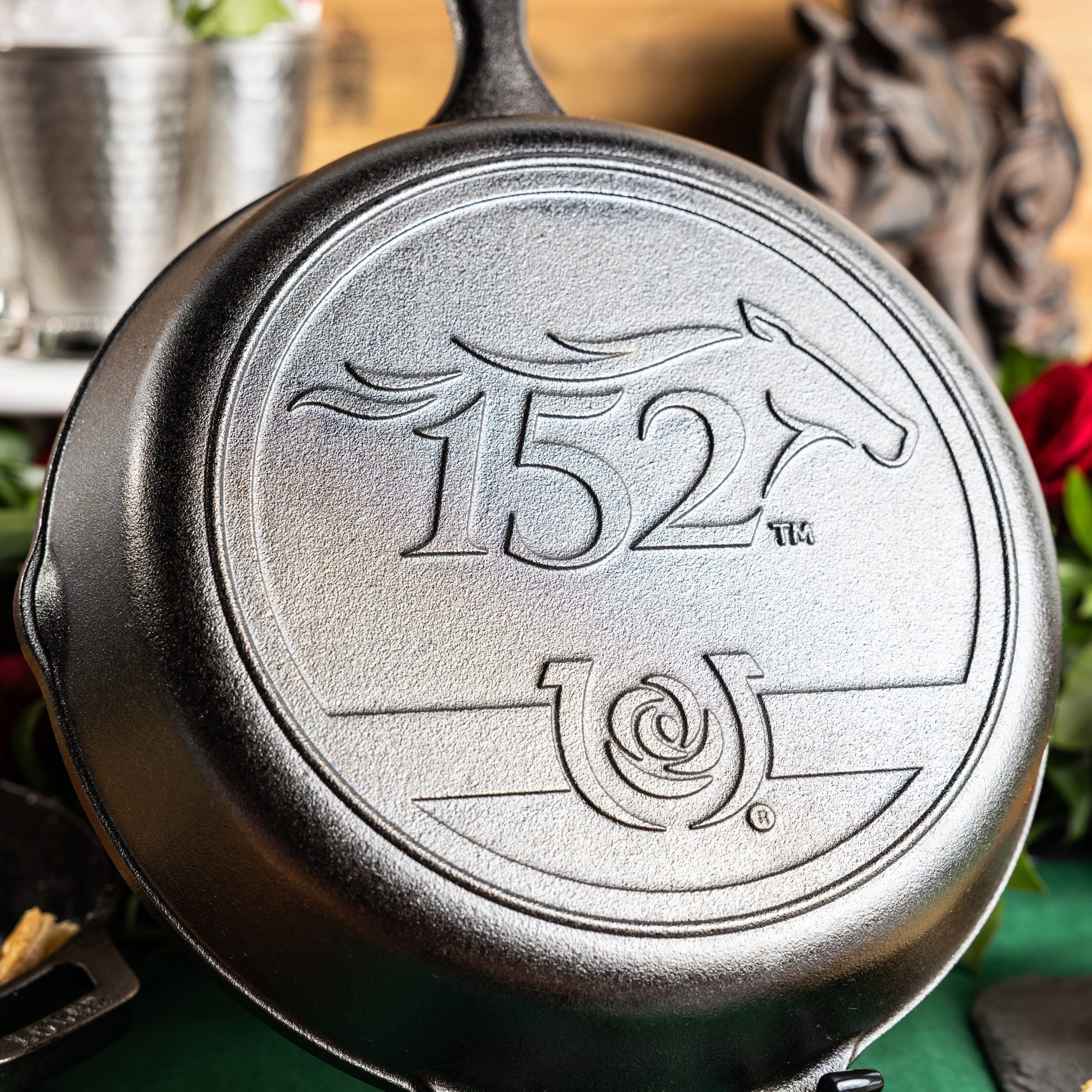 10.25 Inch Seasoned Cast Iron Kentucky Derby Skillet - Image 3