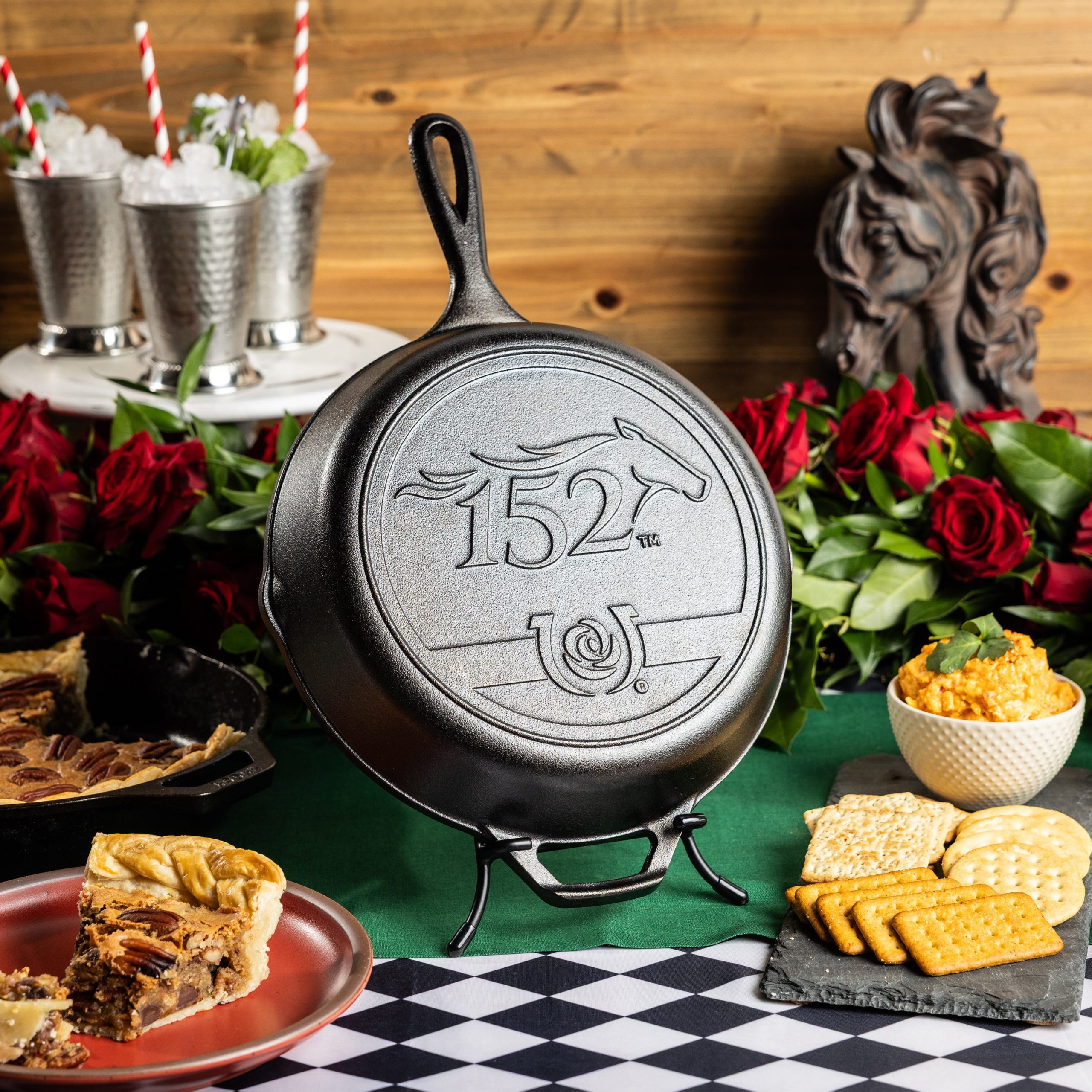 10.25 Inch Seasoned Cast Iron Kentucky Derby Skillet - Image 4