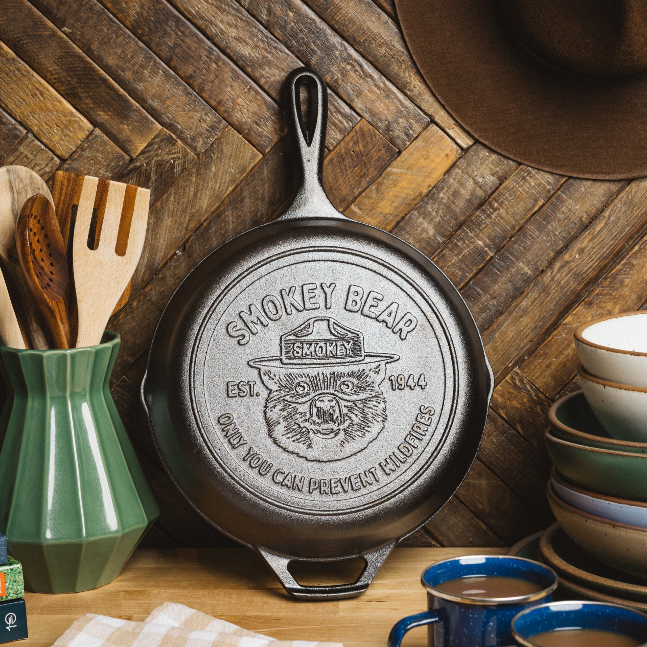 10.25 Inch Seasoned Cast Iron Smokey Bear® Skillet - Image 3