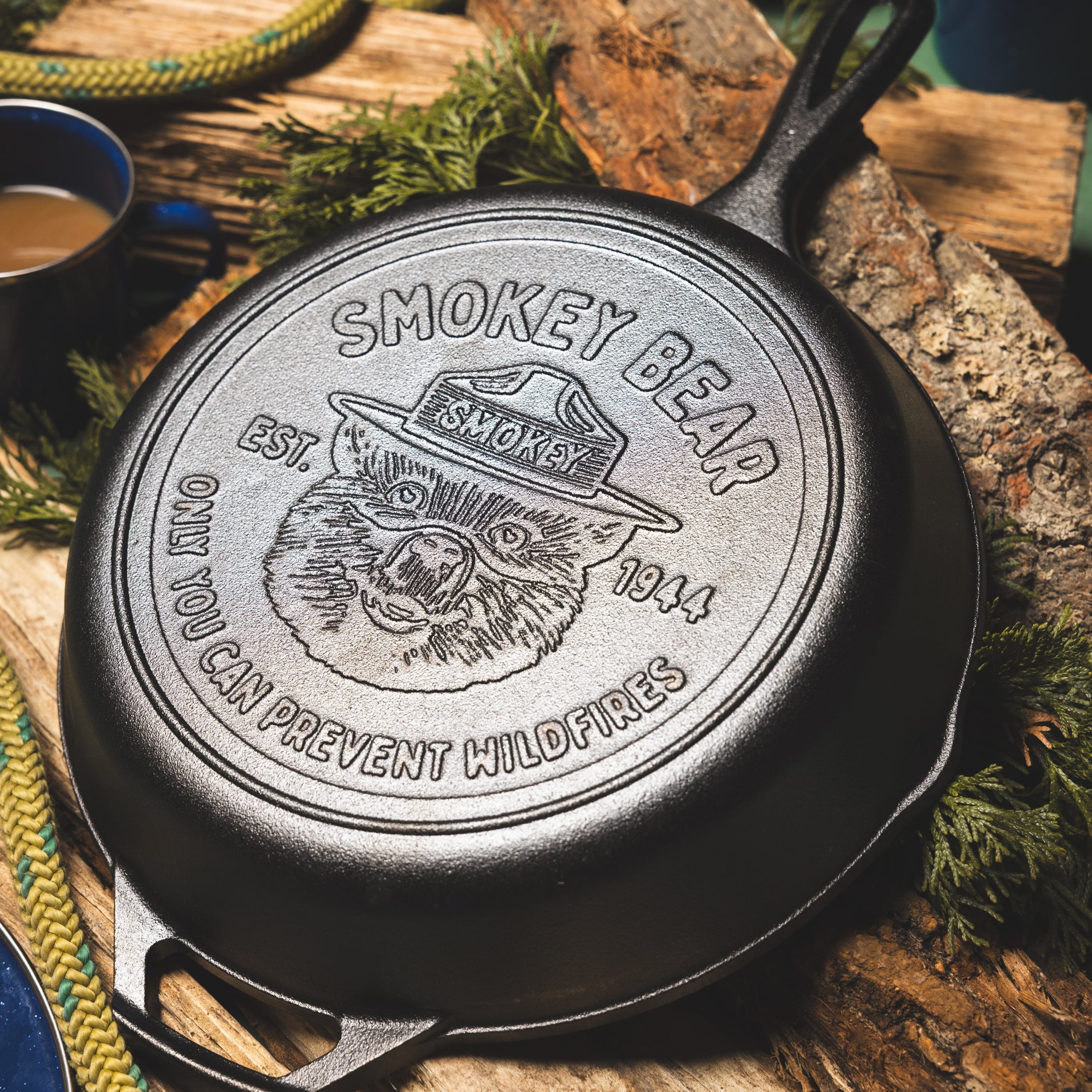 10.25 Inch Seasoned Cast Iron Smokey Bear® Skillet - Image 4