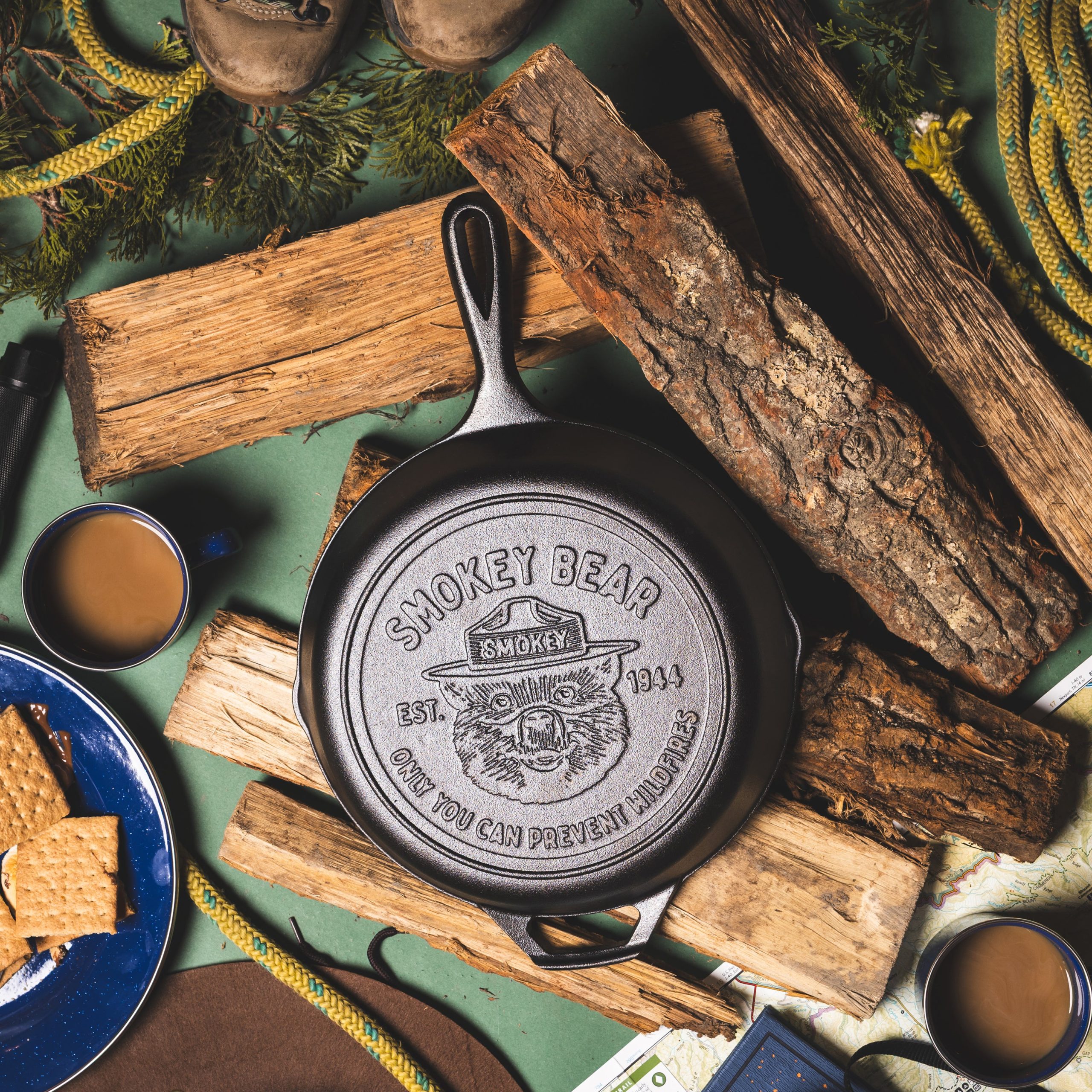 10.25 Inch Seasoned Cast Iron Smokey Bear® Skillet - Image 5