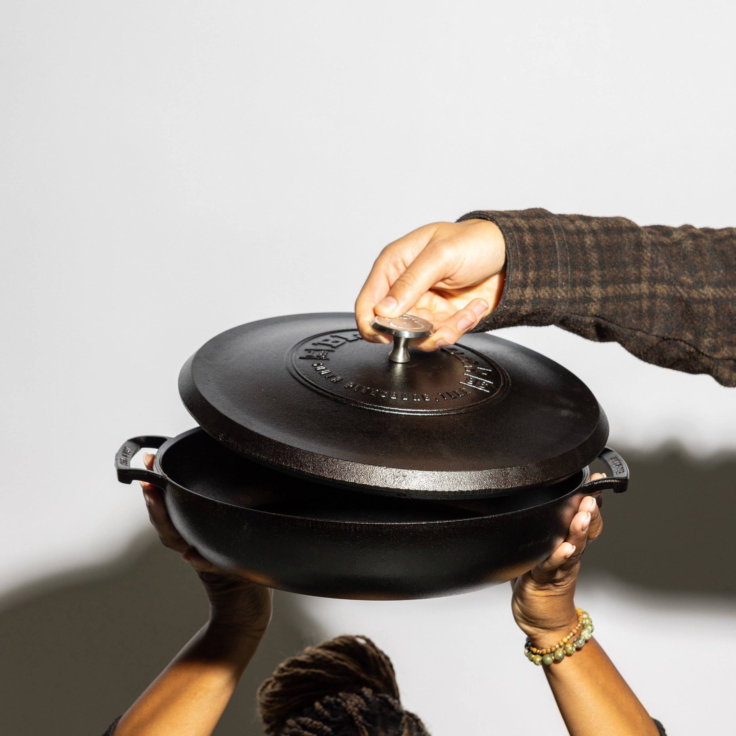 Blacklock 4 Quart Lightweight Cast Iron Braiser - Image 2